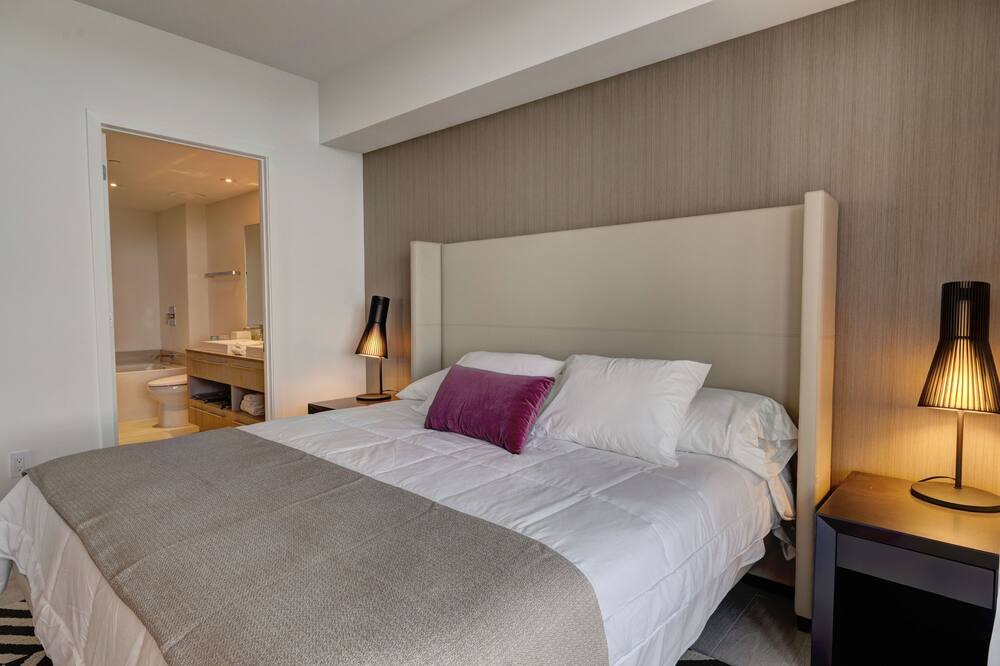 Photo of Bedroom in Hallandale Beach