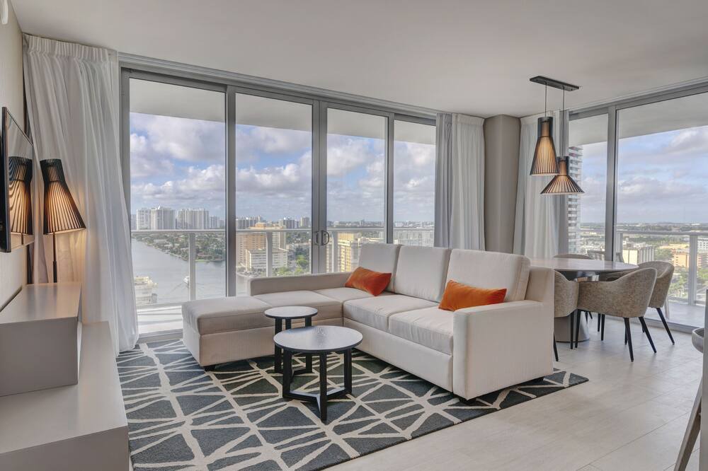 Photo of Livingroom in Hallandale Beach