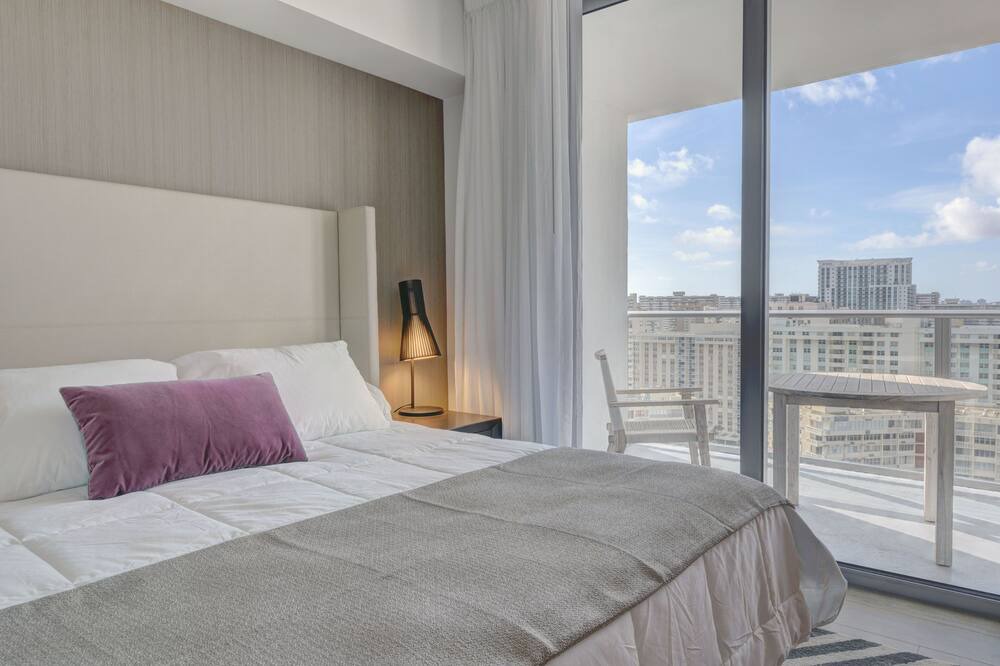 Photo of Bedroom in Hallandale Beach