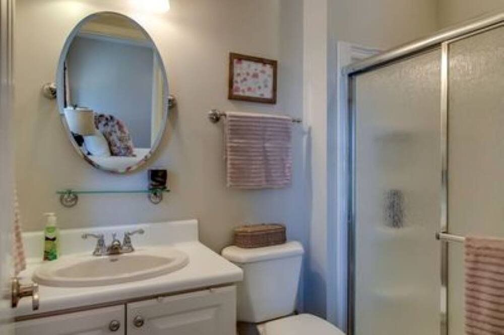 Photo of Bathroom in Royal Lagoons