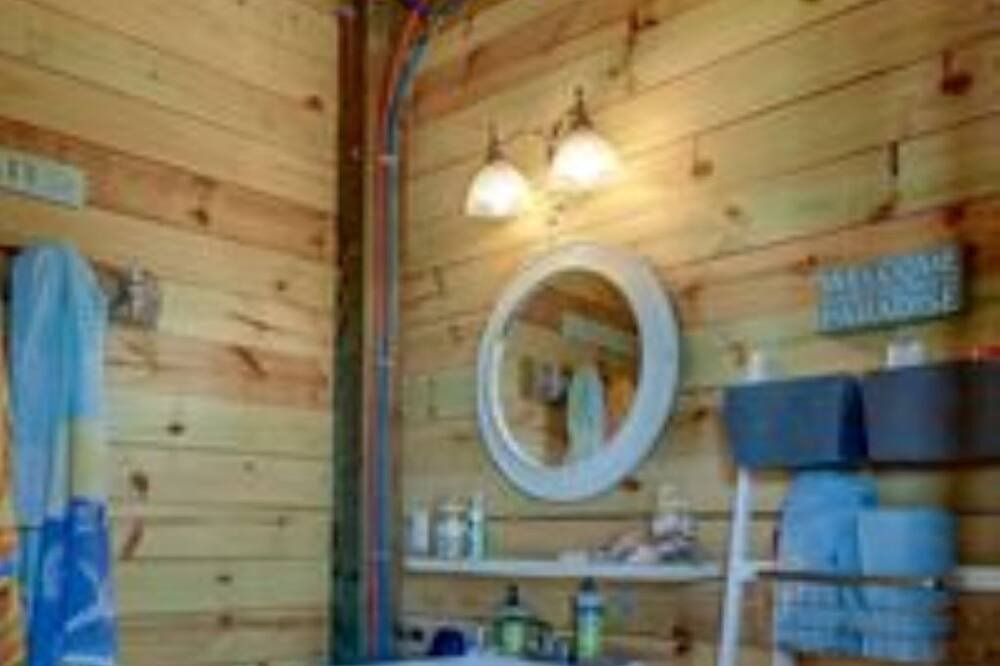 Photo of Bathroom in Royal Lagoons