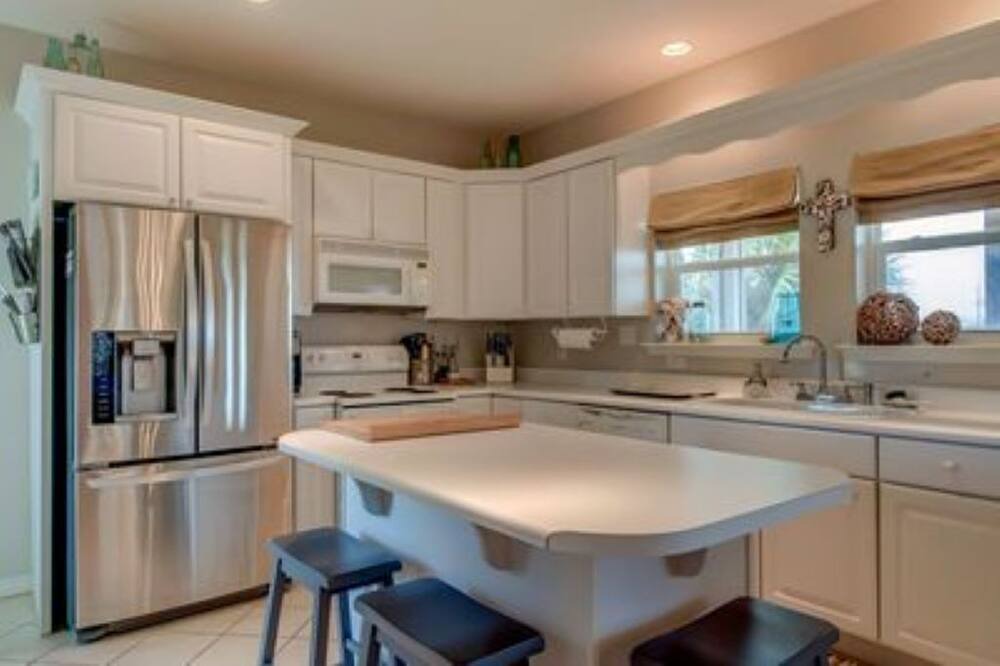 Photo of Kitchen in Royal Lagoons