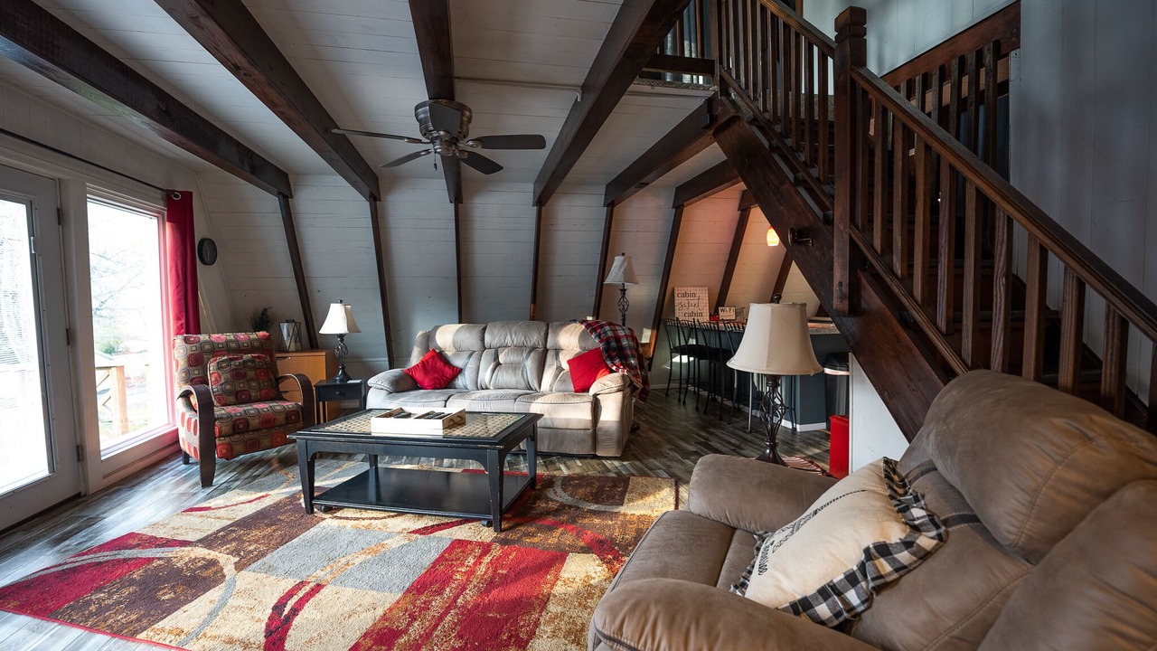 Photo of Livingroom in Springville