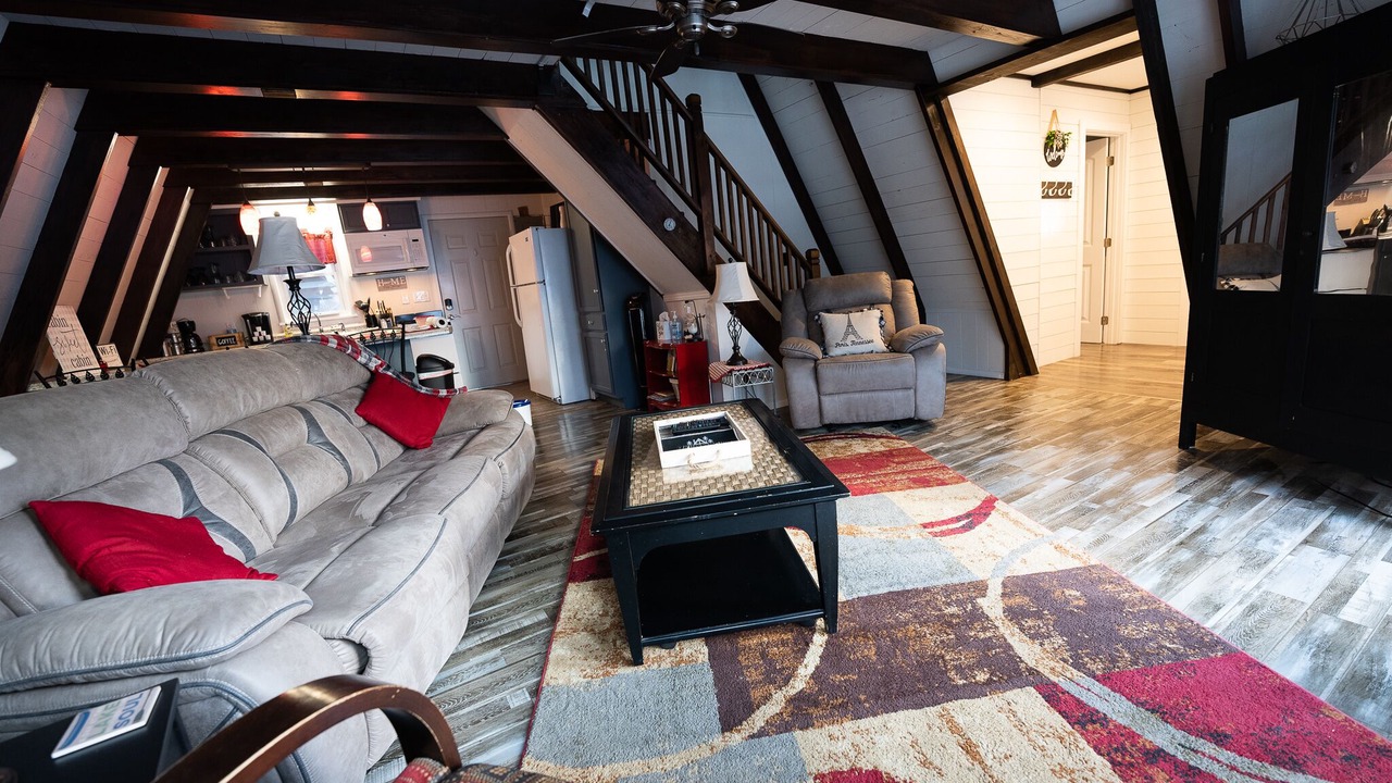 Photo of Livingroom in Springville