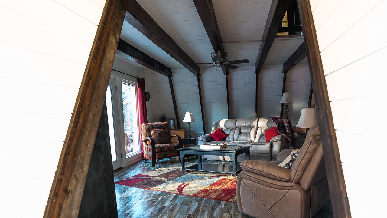 Photo of Livingroom in Springville
