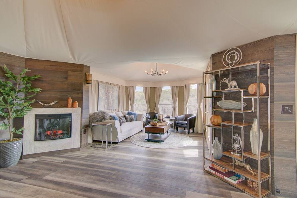 Photo of Livingroom in Spicewood