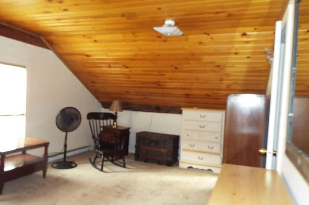 Photo of Bedroom in Olmstedville