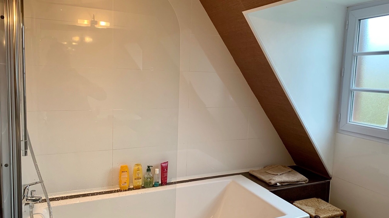 Photo of Bathroom in Colombiers