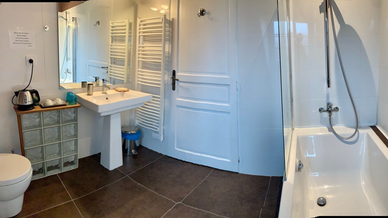 Photo of Bathroom in Colombiers