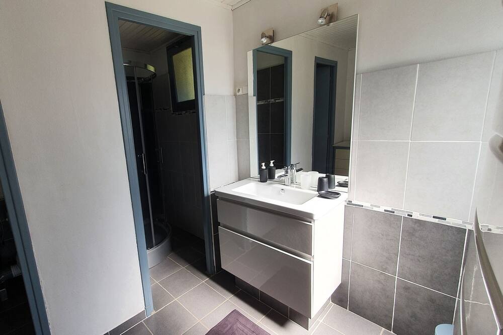 Photo of Bathroom in Courniou