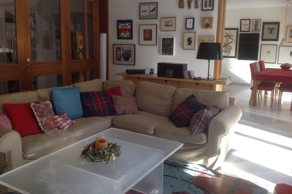 Photo of Livingroom in Sion