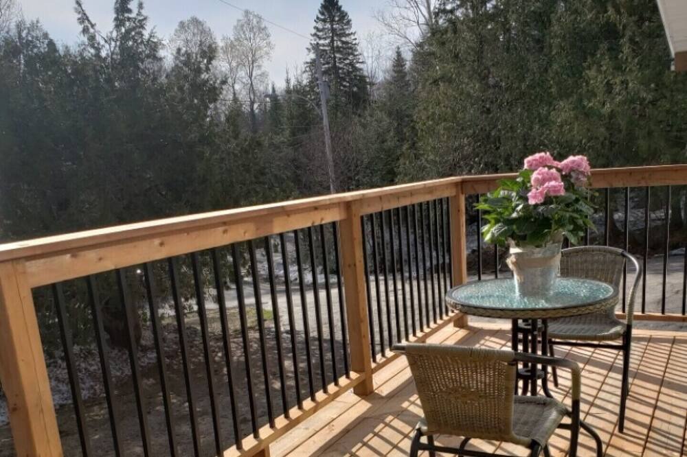Photo of Patio Balcony in Ivry-sur-le-Lac