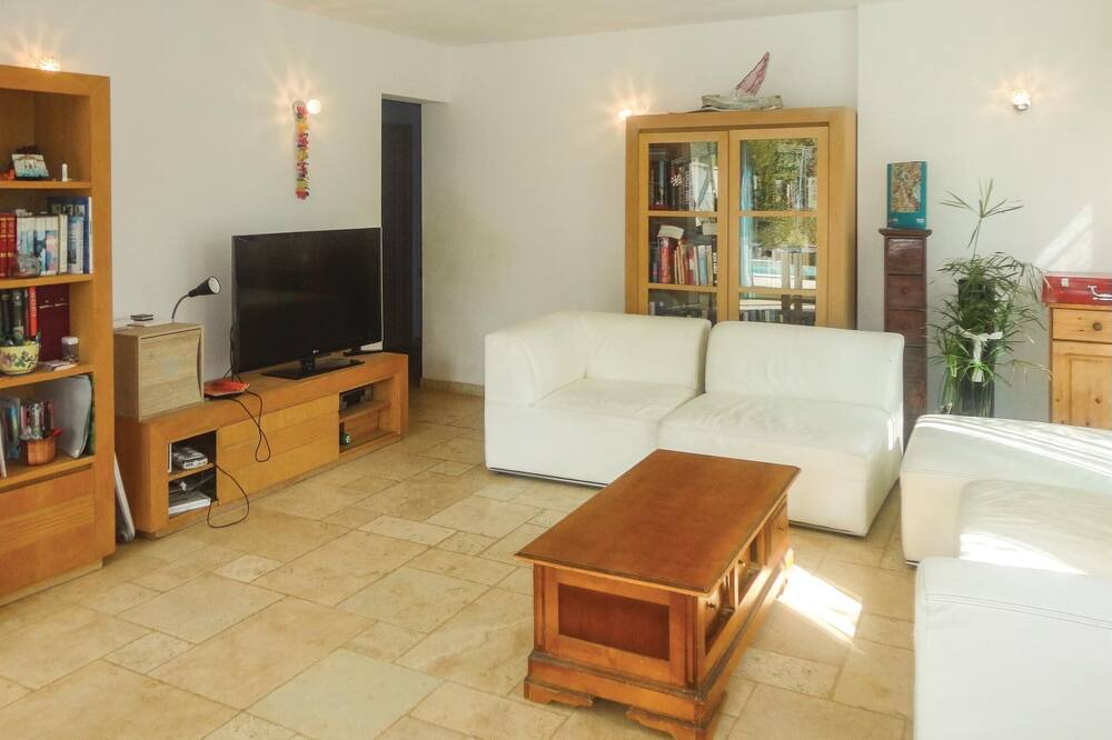 Photo of Bedroom in Cazouls-d'Herault