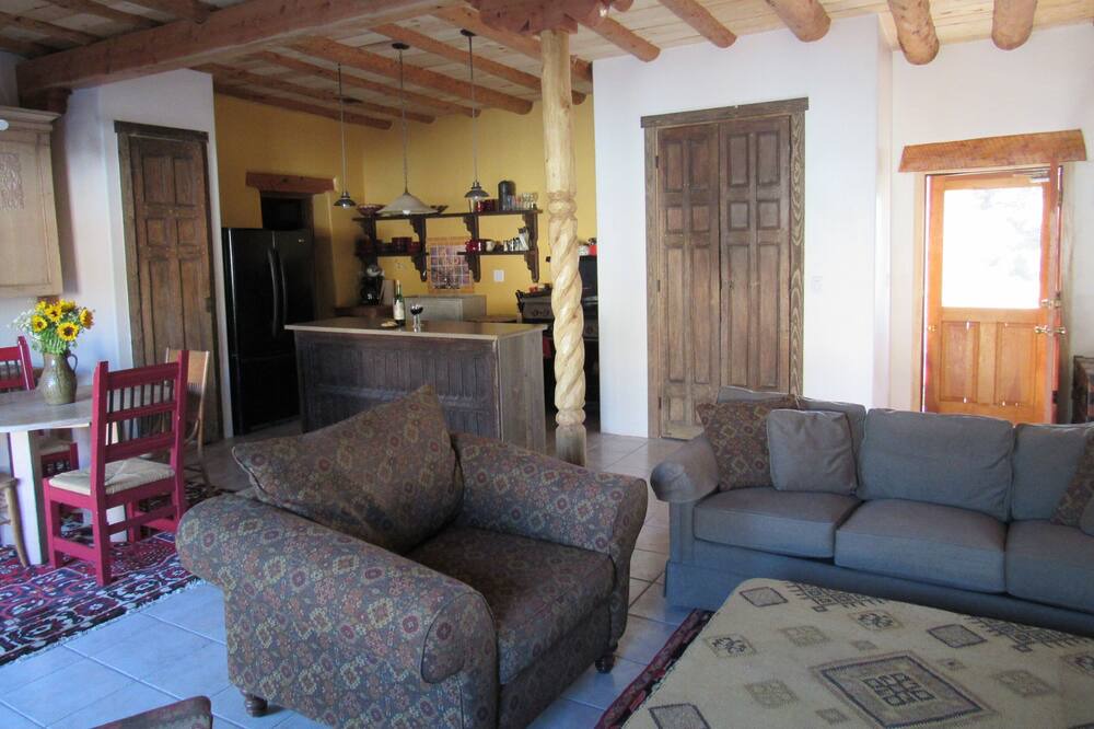 Photo of Livingroom in Canoncito