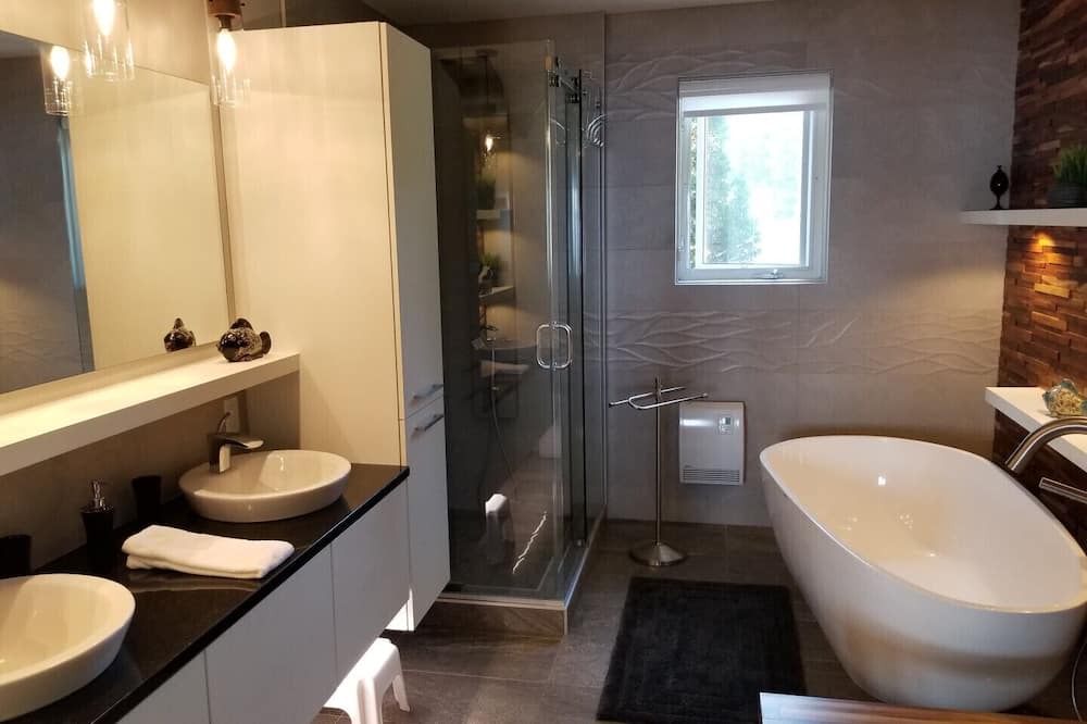Photo of Bathroom in Alma