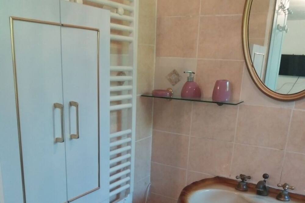 Photo of Bathroom in Rousson