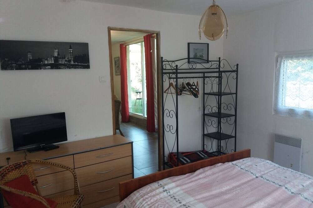 Photo of Bedroom in Rousson