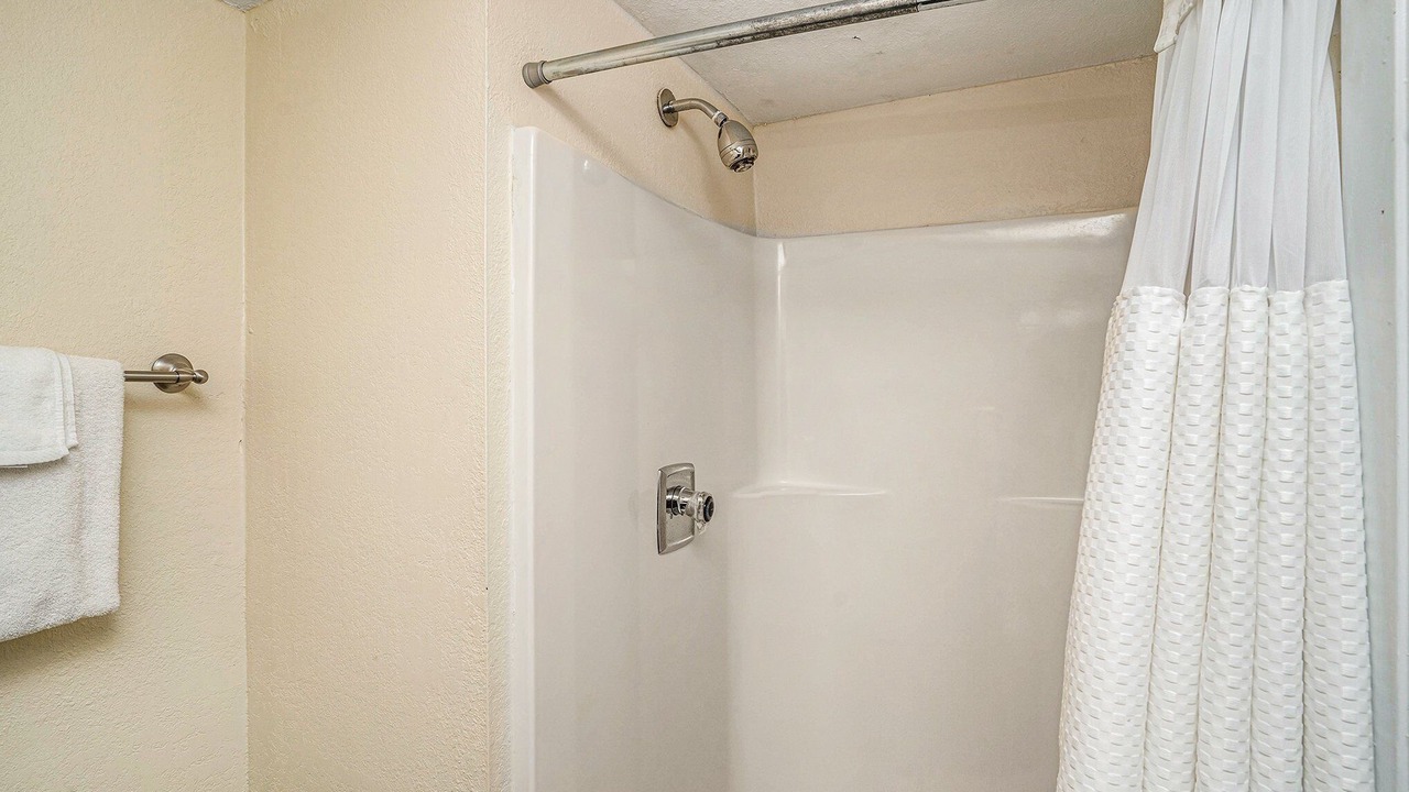 Photo of Bathroom in Garden City