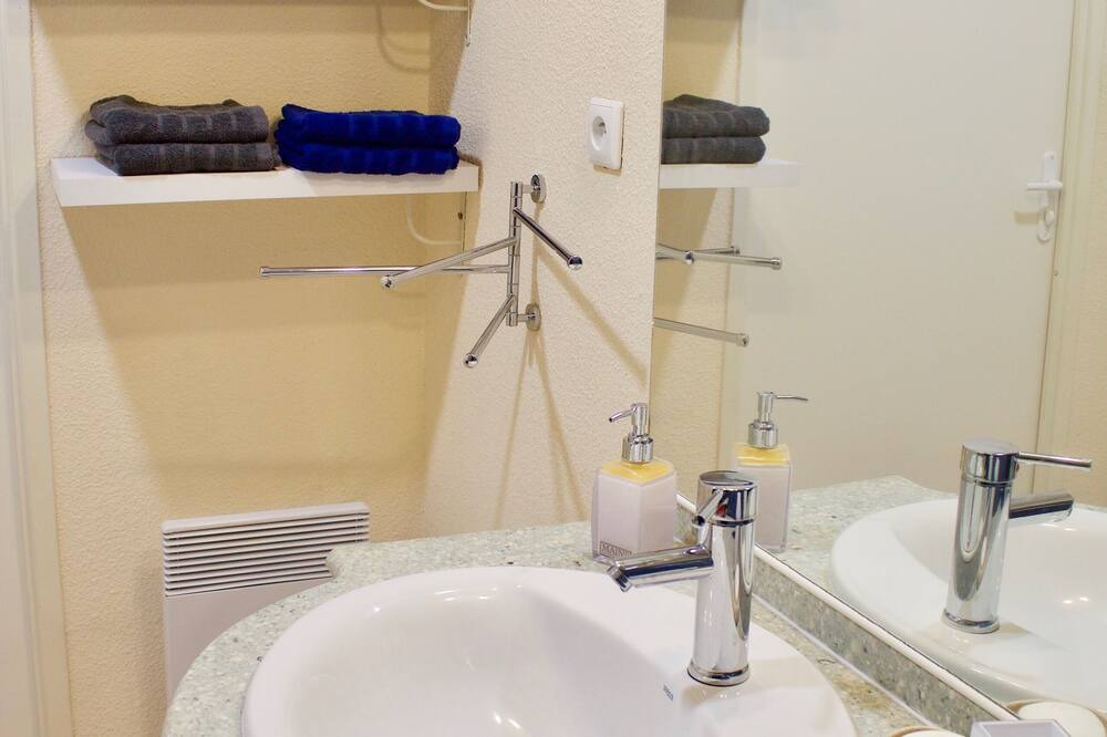 Photo of Bathroom in Carcassonne