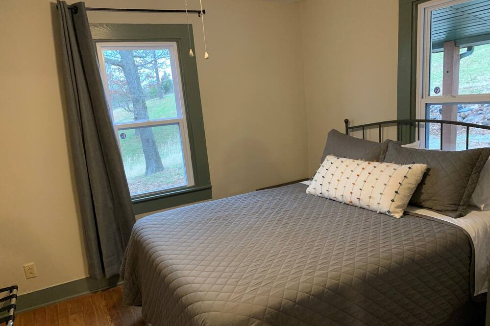 Photo of Bedroom in Urbana