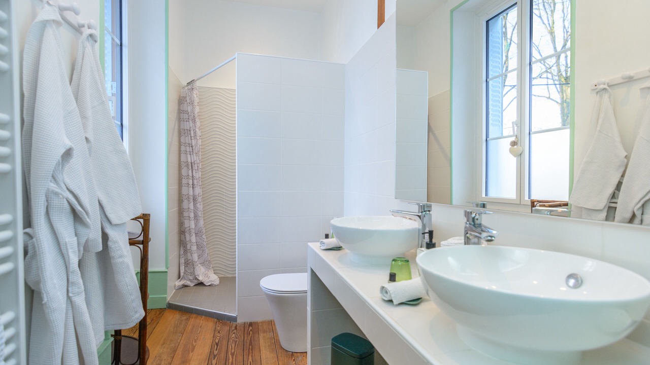 Photo of Bathroom in Saint-Marcel