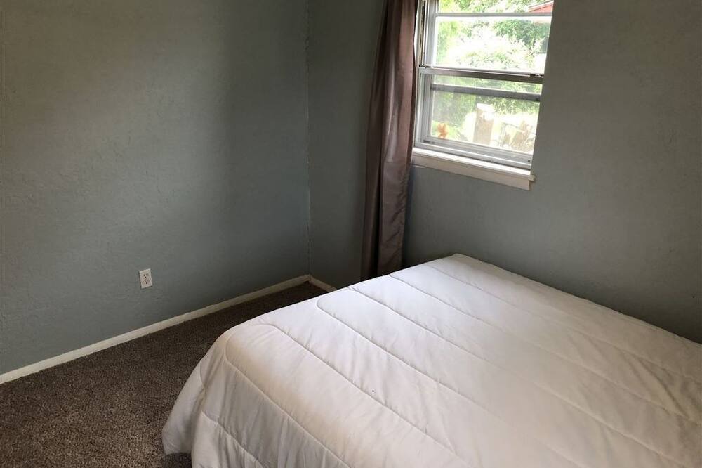 Photo of Bedroom in Lawton