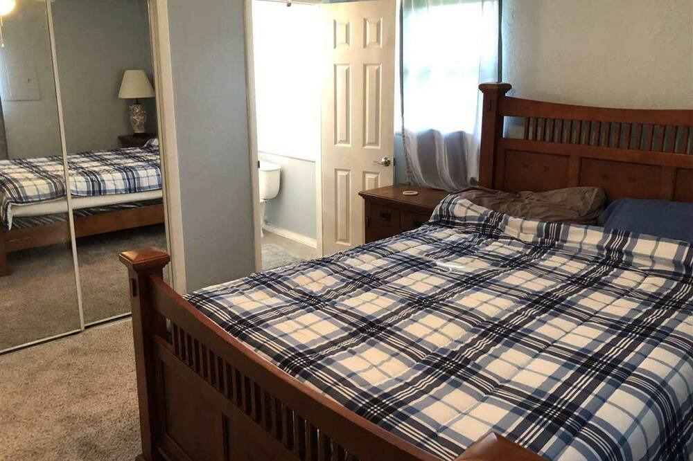 Photo of Bedroom in Lawton