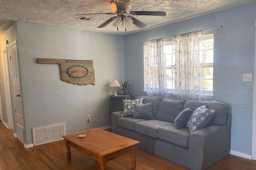 Photo of Livingroom in Lawton