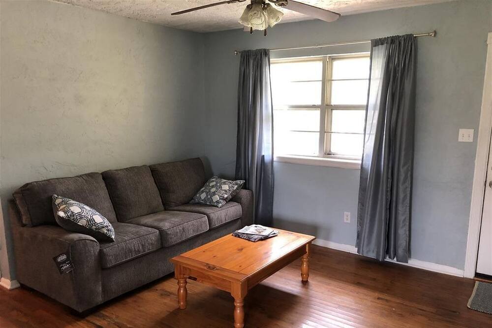 Photo of Livingroom in Lawton