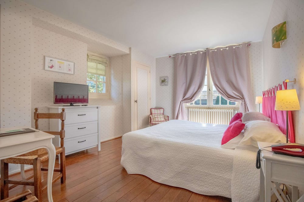 Photo of Bedroom in Villeneuve-de-Riviere