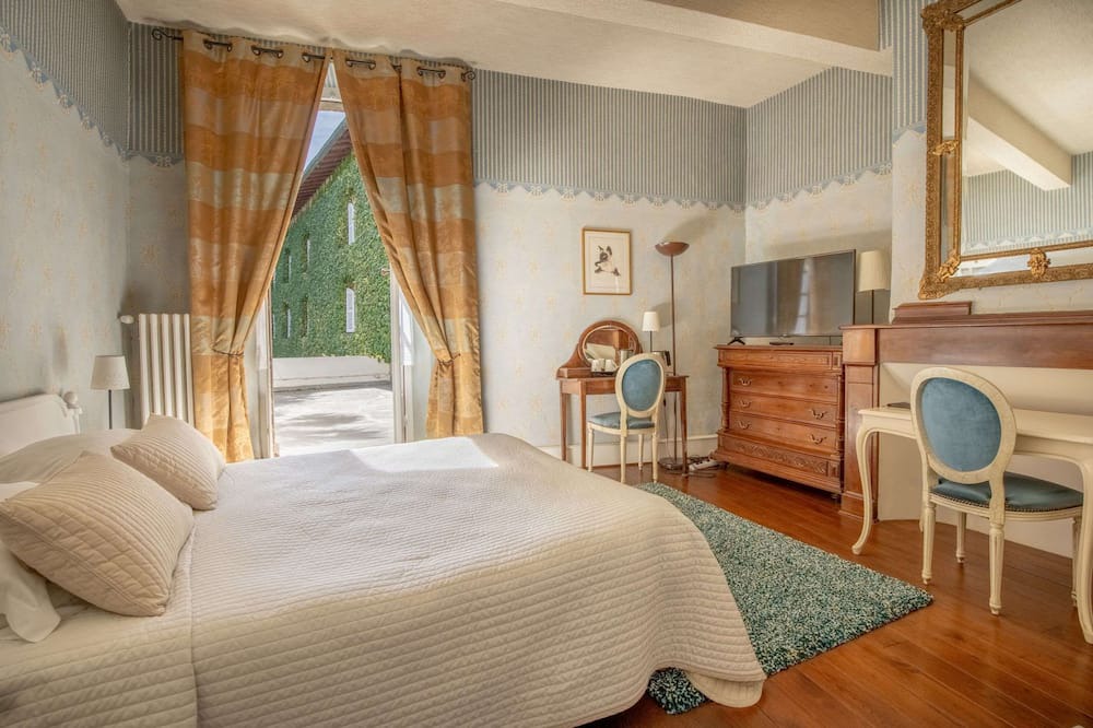 Photo of Bedroom in Villeneuve-de-Riviere