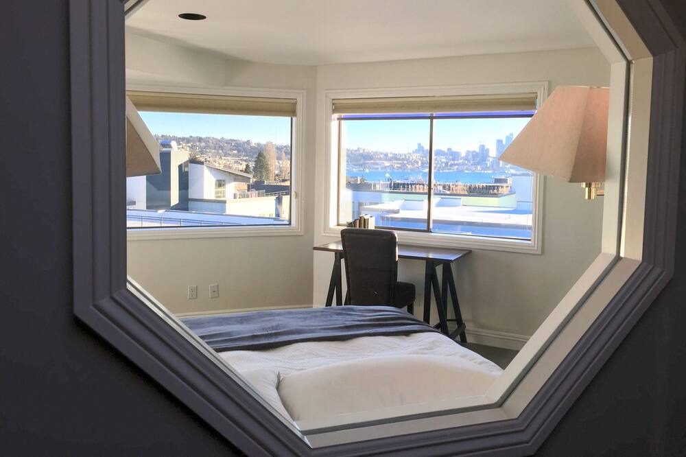 Photo of Bedroom in Fremont