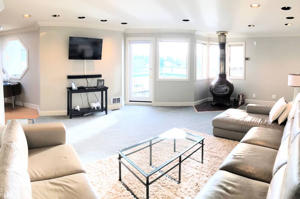 Photo of Livingroom in Fremont