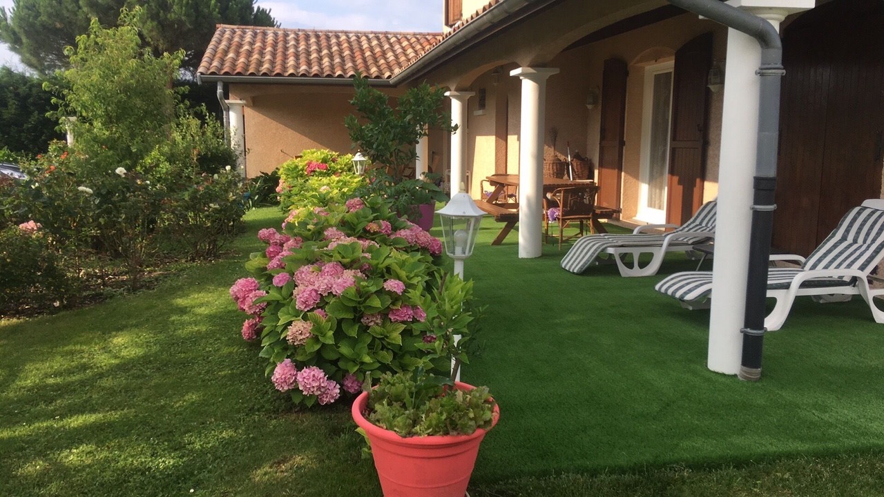 Photo of Outdoor in Saint-Cyr-sur-le-Rhone