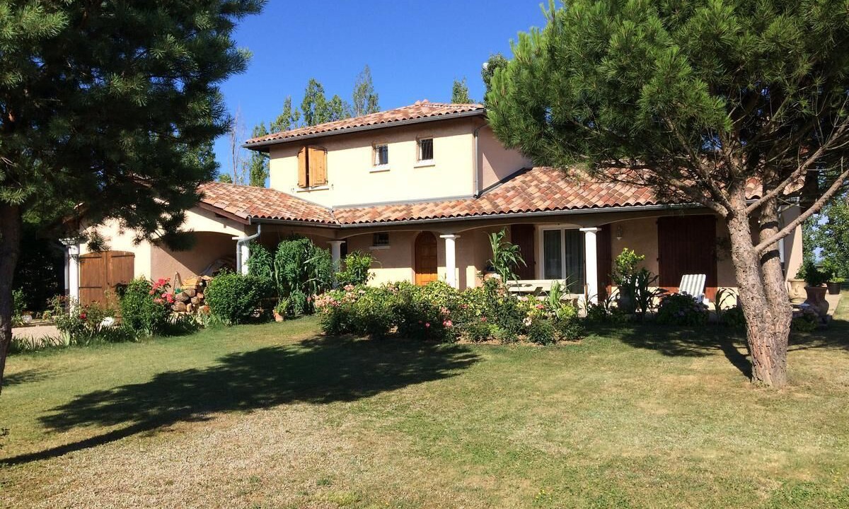 Photo of Outdoor in Saint-Cyr-sur-le-Rhone
