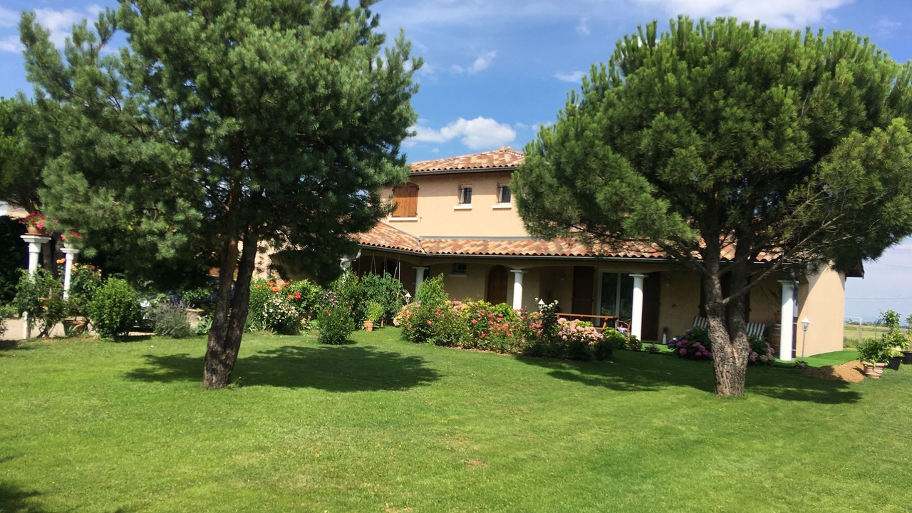 Photo of Outdoor in Saint-Cyr-sur-le-Rhone