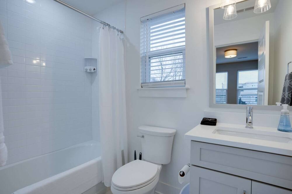 Photo of Bathroom in Talbot's Corner
