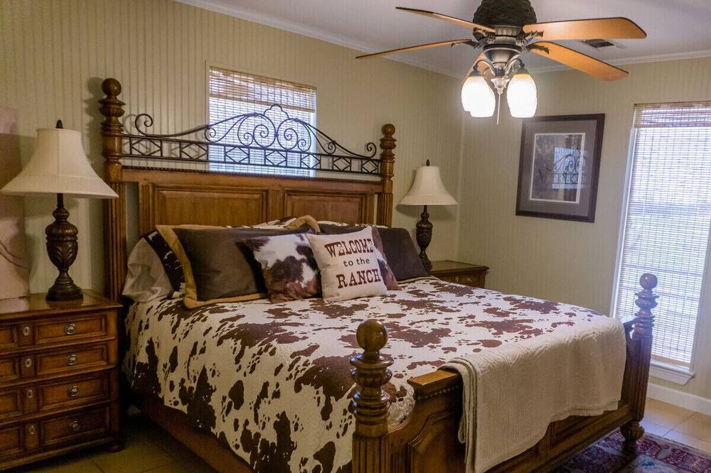 Photo of Bedroom in Brenham