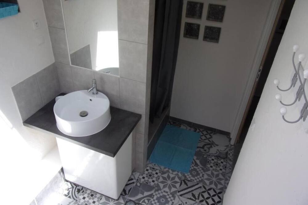 Photo of Bathroom in Joyeuse