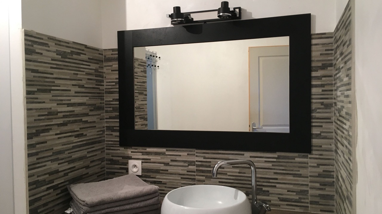 Photo of Others in Theus