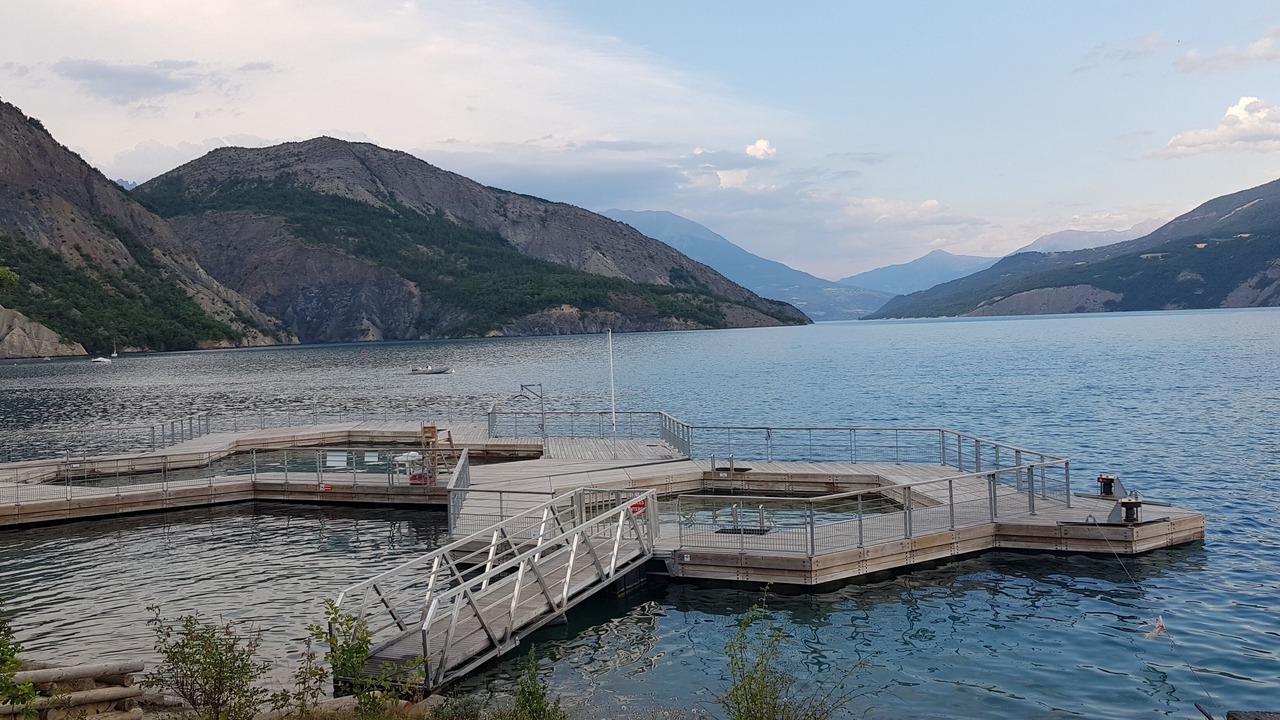 Photo of Others in Theus