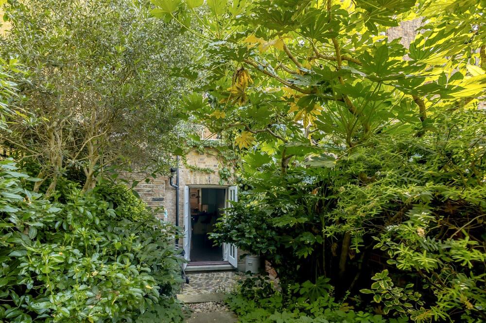 Photo of Others in Kennington