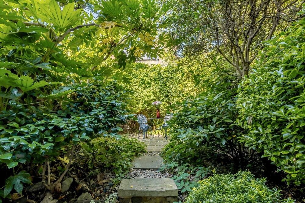 Photo of Outdoor in Kennington