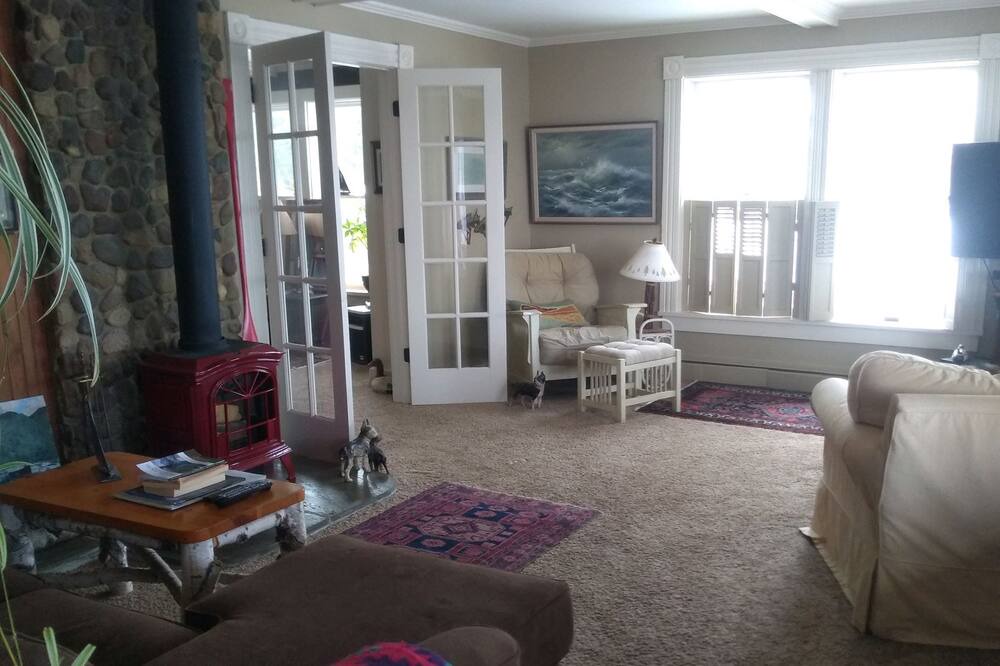Photo of Livingroom in Hilton