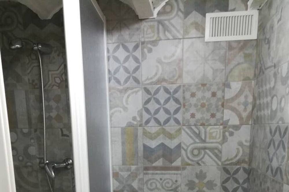 Photo of Bathroom in Jerica