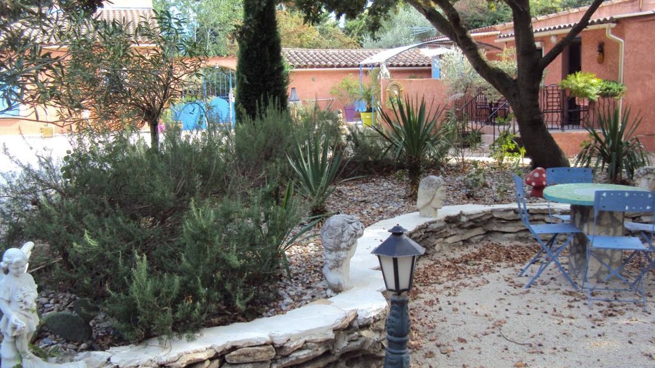 Photo of Patio Balcony in Pernes-les-Fontaines