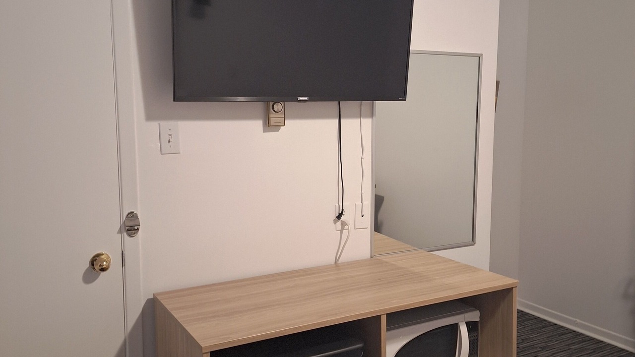 Photo of Bedroom in Cote-Des-Neiges—Notre-Dame-De-Grace