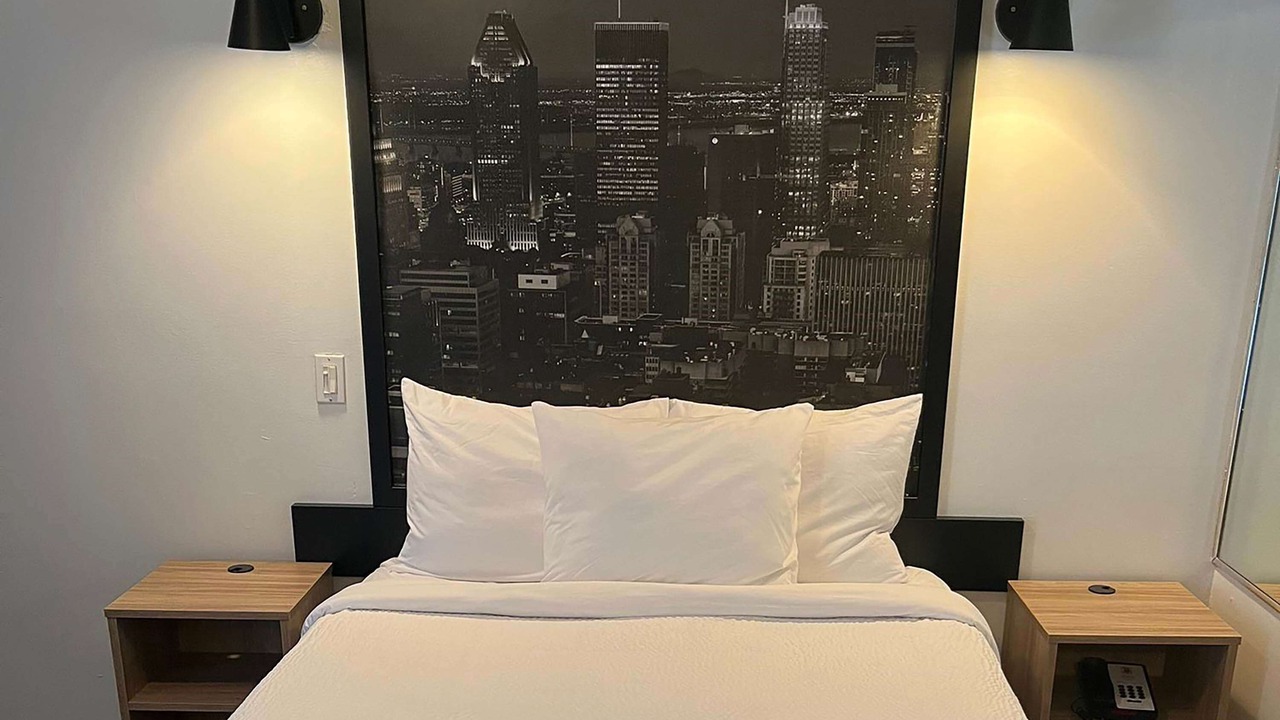 Photo of Bedroom in Cote-Des-Neiges—Notre-Dame-De-Grace