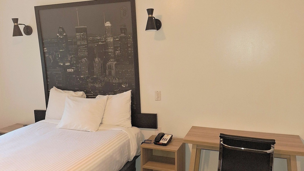 Photo of Bedroom in Cote-Des-Neiges—Notre-Dame-De-Grace