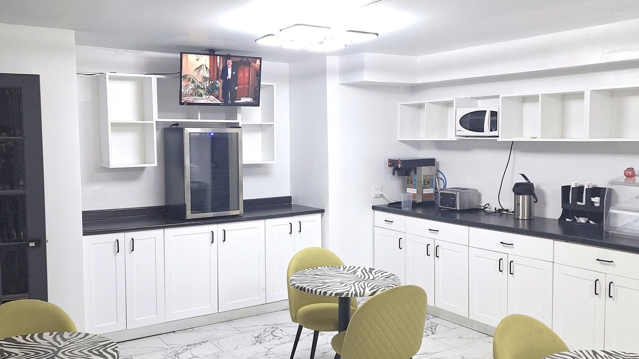 Photo of Livingroom in Cote-Des-Neiges—Notre-Dame-De-Grace